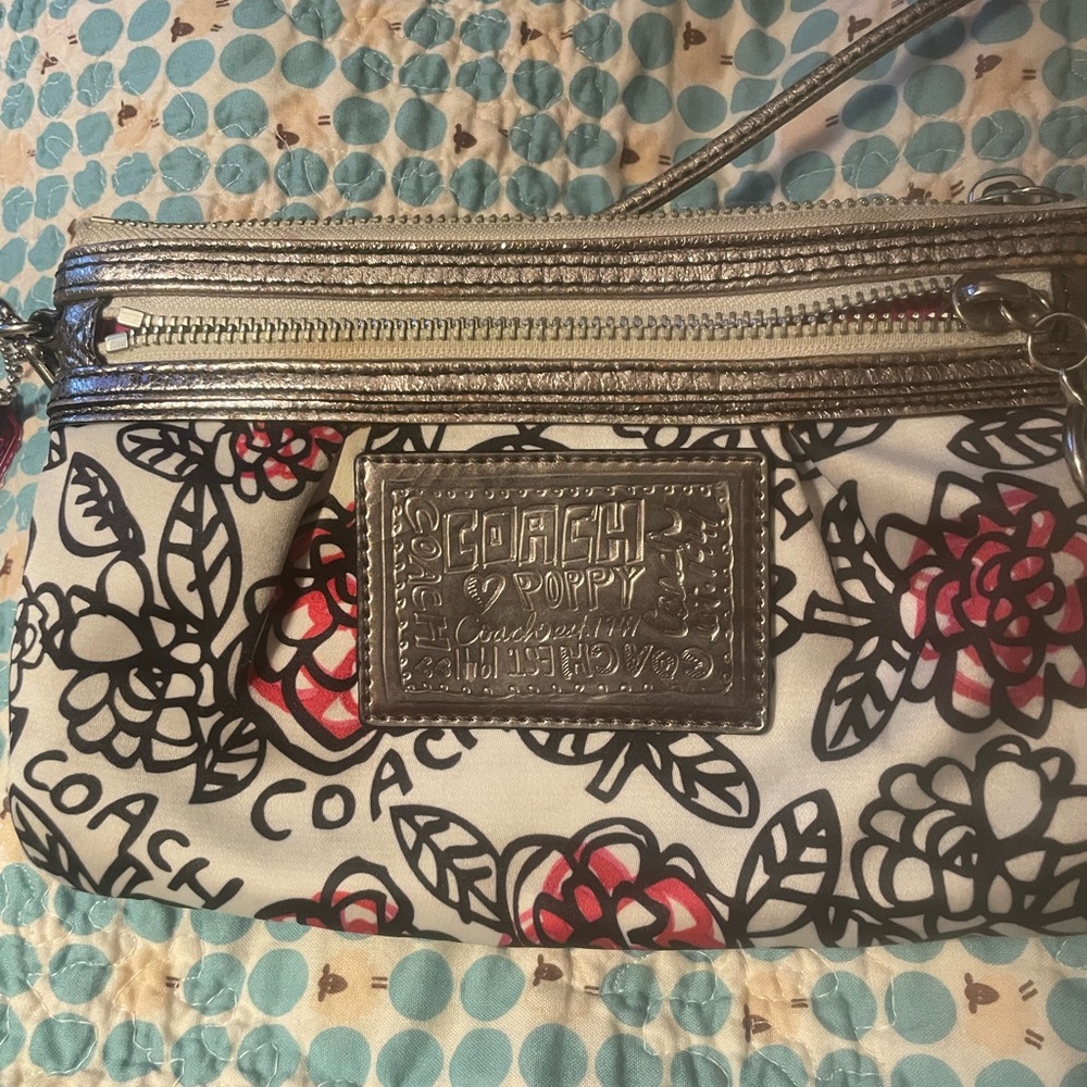 Coach Poppy purse 8x5